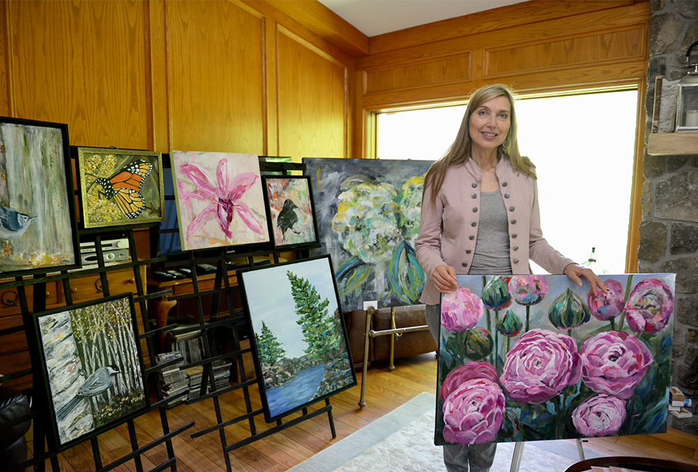 Escarpment Artists 6th Annual Art Sale attracts art lovers